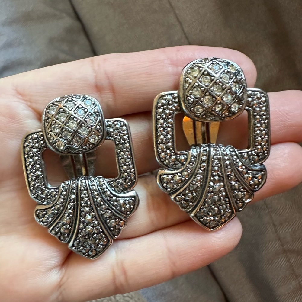Vintage Art Deco Style Rhodium Plated Rhinestones Silver Tone Clip-on Earrings